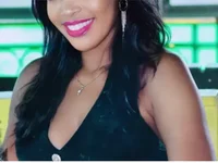 Queenb_2 live cam preview