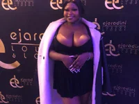 AmazingDarkDoll live cam preview