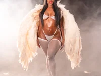 AlexiaAbbey live cam preview