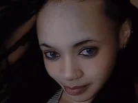 queen_next_door live cam preview