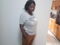 HugeTitties live cam preview