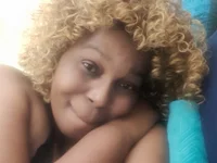 BadassQueenx2 live cam preview