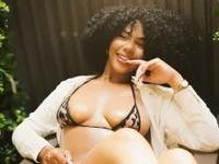 Hilaryebony_ live cam preview