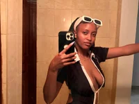 naughty_riri23 live cam preview