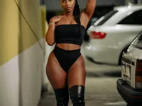 slim_thick_ live cam preview