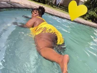 ThickianaRider live cam preview