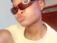 Blaqlova live cam preview